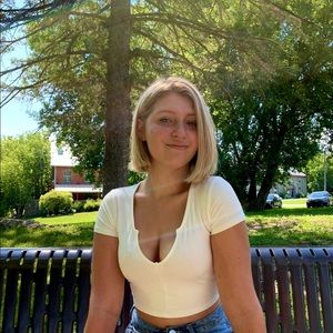 Meet your Posher, Alexia